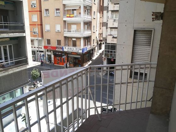 Foto 1 de Venta de piso en Avda de Madrid - Pº de la Estación de 4 habitaciones con balcón y calefacción