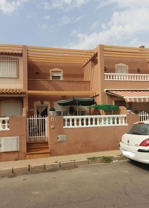 Foto 1 de Venta de casa en Los Urrutias de 3 habitaciones con terraza y garaje