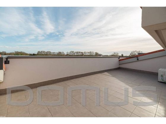 Foto 1 de Dúplex en lloguer a Onze de setembre - Sant Jordi de 3 habitacions amb terrassa i garatge