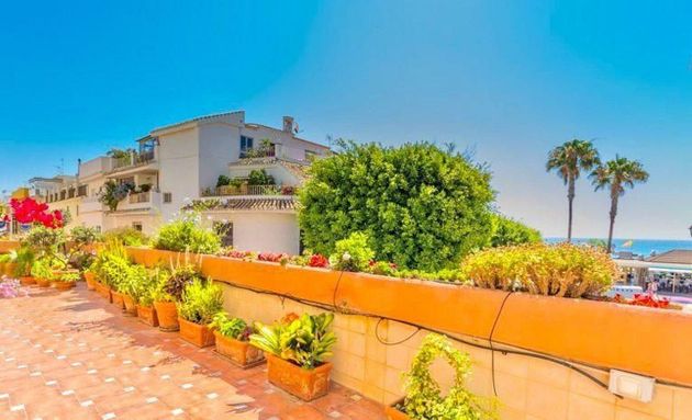 Foto 2 de Pis en venda a La Carihuela de 5 habitacions amb terrassa i garatge