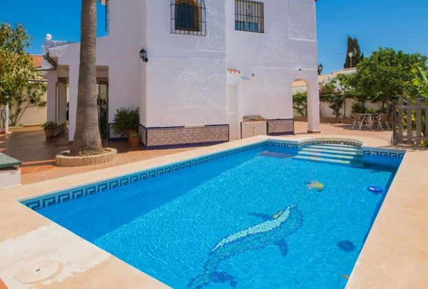 Foto 1 de Venta de chalet en Churriana de 3 habitaciones con terraza y piscina