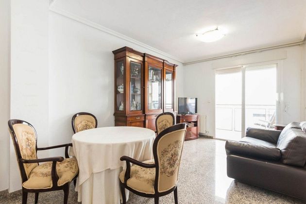 Foto 2 de Pis en venda a Juan Carlos I de 2 habitacions amb terrassa i aire acondicionat