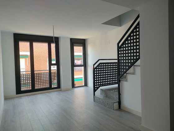Foto 2 de Dúplex en venda a Parque Europa - Los Pitufos de 2 habitacions amb balcó i aire acondicionat