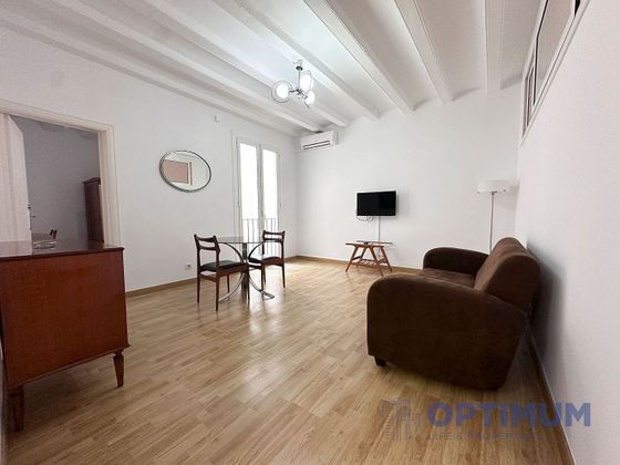 Foto 1 de Alquiler de piso en El Raval de 2 habitaciones con muebles y aire acondicionado