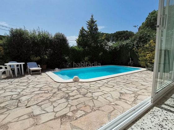 Foto 2 de Xalet en venda a Llagostera de 4 habitacions amb terrassa i piscina