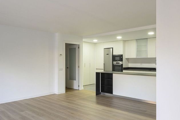 Foto 2 de Piso en venta en Centre - Eixample – Can Llobet – Can Serra de 3 habitaciones con terraza y garaje
