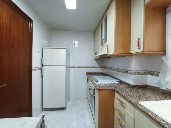 Foto 2 de Pis en venda a Centre - Col.legis Nous - Riera Seca de 3 habitacions amb terrassa i garatge