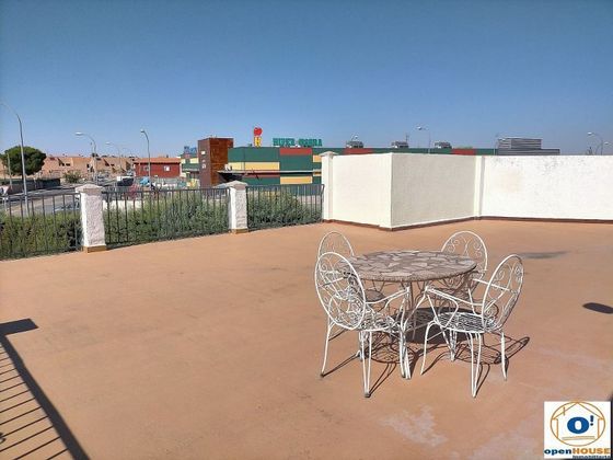 Foto 2 de Chalet en venta en Viso de San Juan (El) de 4 habitaciones con terraza y garaje