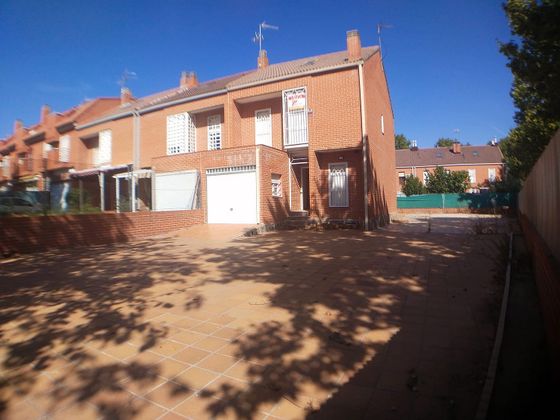 Foto 1 de Casa en venda a Pintores-Ferial de 5 habitacions amb terrassa i garatge
