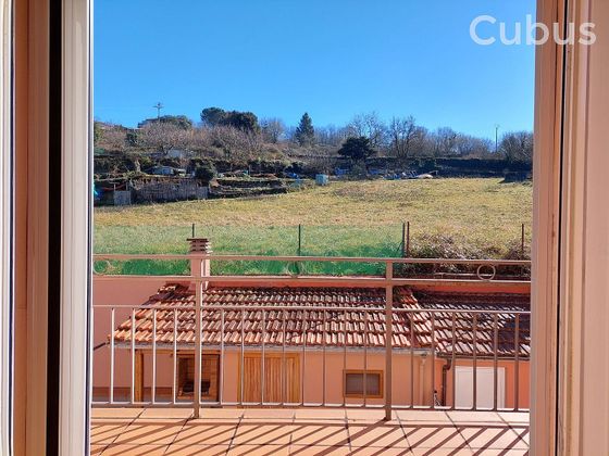 Foto 1 de Casa en venda a Olot de 5 habitacions amb terrassa i balcó