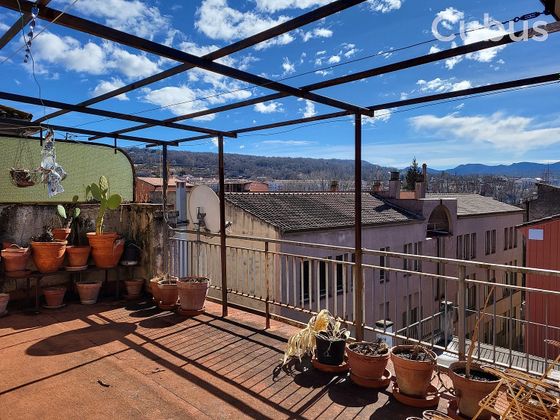 Foto 2 de Pis en venda a Olot de 3 habitacions amb terrassa