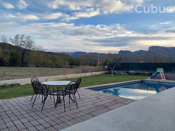 Foto 1 de Casa en venda a Vall d´en Bas, la de 4 habitacions amb piscina i garatge