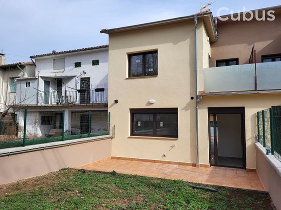 Foto 1 de Casa en venta en Olot de 3 habitaciones con terraza y garaje