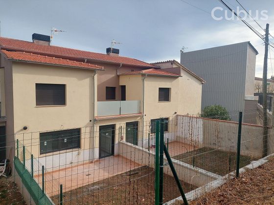 Foto 2 de Casa en venda a Olot de 3 habitacions amb terrassa i garatge