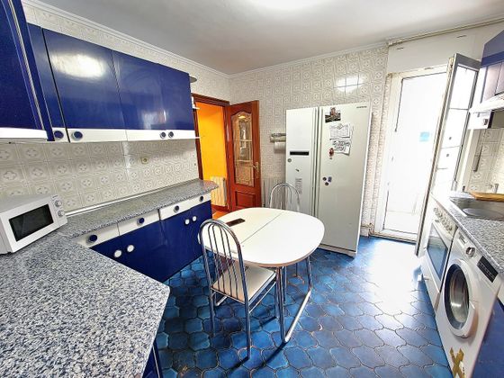 Foto 2 de Pis en venda a Santurtzi de 3 habitacions amb balcó i calefacció