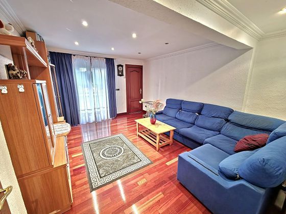 Foto 1 de Pis en venda a Santurtzi de 2 habitacions amb balcó i calefacció