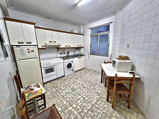 Foto 2 de Pis en venda a Santurtzi de 2 habitacions amb calefacció