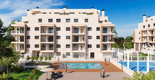 Foto 1 de Venta de piso en Avda. Elvas de 2 habitaciones con terraza y piscina