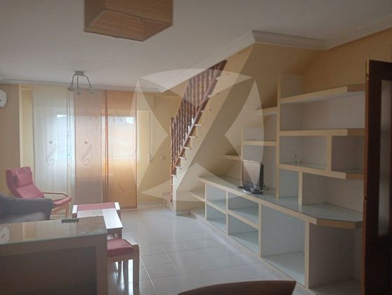 Foto 2 de Dúplex en venta en Centro - Cáceres de 2 habitaciones con terraza y garaje