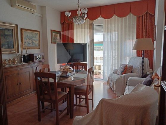 Foto 2 de Pis en venda a Santa Marina - La Paz de 4 habitacions amb terrassa i garatge