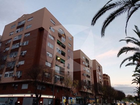 Foto 1 de Piso en alquiler en Huerta Rosales - Valdepasillas de 3 habitaciones con terraza y muebles