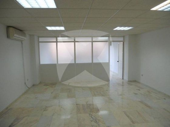 Foto 2 de Oficina en venta en Huerta Rosales - Valdepasillas con aire acondicionado y ascensor