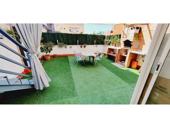 Foto 1 de Piso en venta en Artigas - Llefià de 3 habitaciones con terraza y aire acondicionado