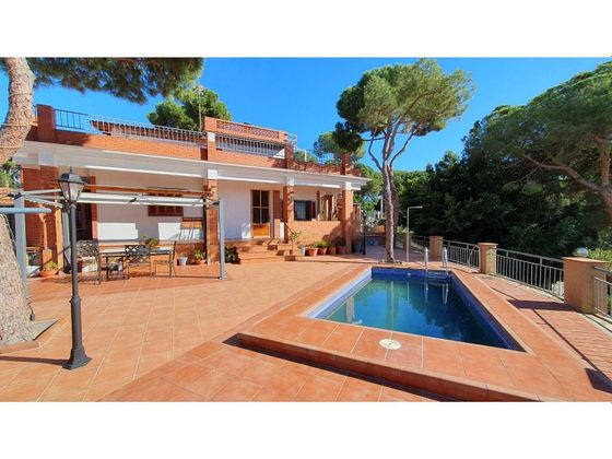 Foto 1 de Casa en venta en Canyet - Bonavista de 5 habitaciones con terraza y piscina