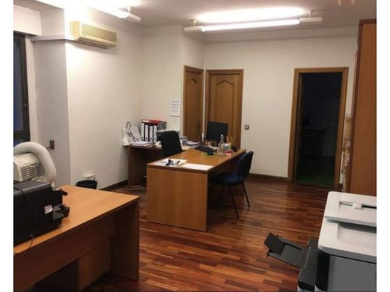 Foto 2 de Alquiler de oficina en Almagro con aire acondicionado