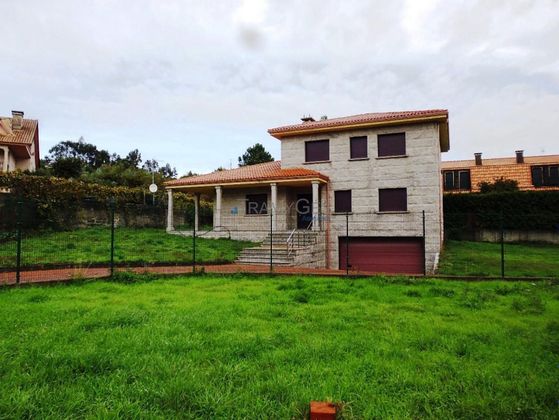 Foto 1 de Xalet en venda a Baiona de 5 habitacions amb terrassa i garatge
