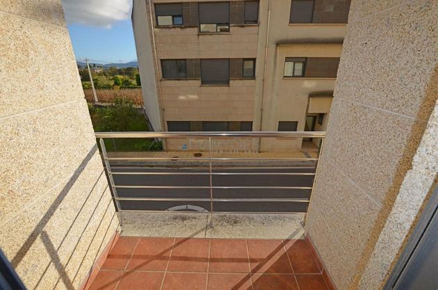 Foto 2 de Venta de piso en Rosal (O) de 2 habitaciones con garaje y balcón