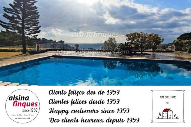 Foto 2 de Casa en venta en Santa María de Llorell de 8 habitaciones con terraza y piscina
