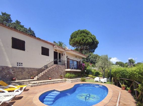 Foto 1 de Chalet en venta en Roca Grossa - Serra Brava de 3 habitaciones con terraza y piscina