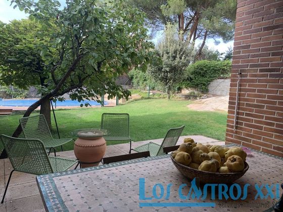 Foto 1 de Casa en venta en Alpedrete de 4 habitaciones con terraza y piscina