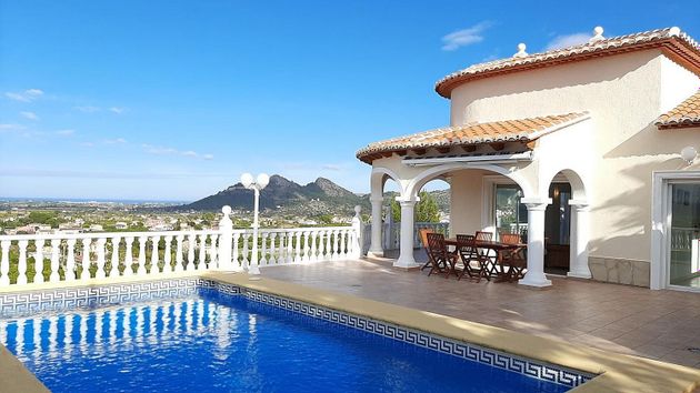 Foto 2 de Venta de casa en Pedreguer de 6 habitaciones con terraza y piscina