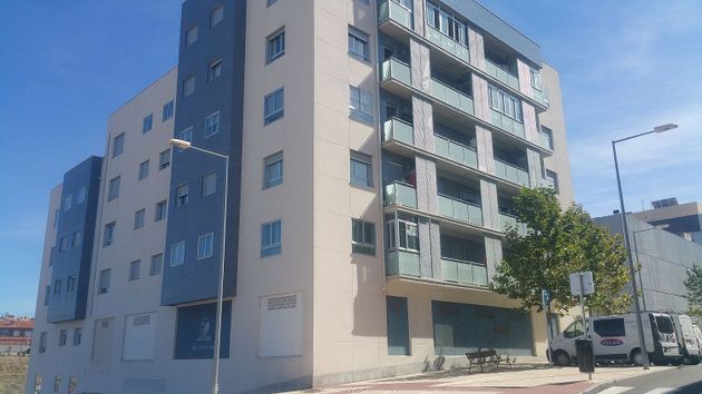 Foto 2 de Venta de piso en calle Banderas de Castilla de 2 habitaciones con garaje y calefacción
