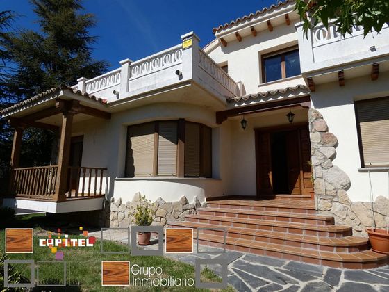 Foto 1 de Xalet en venda a calle Málaga de 7 habitacions amb terrassa i garatge