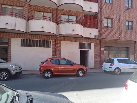 Foto 1 de Local en venda a calle Rafaela de Antonio amb garatge