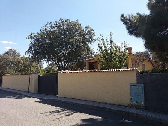 Foto 1 de Casa en venta en calle Pico Zapatero de 4 habitaciones con terraza y piscina