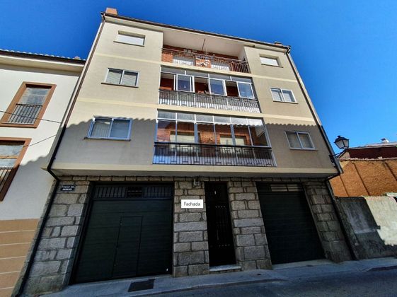 Foto 2 de Pis en venda a calle Del Horno de 4 habitacions amb terrassa i garatge