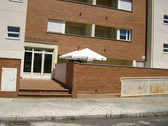 Foto 2 de Piso en venta en calle Dalia de 2 habitaciones con terraza y piscina
