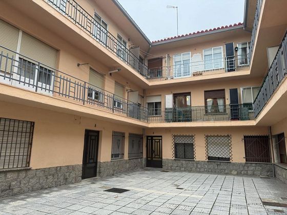 Foto 2 de Piso en venta en calle Brieva de 3 habitaciones con terraza y calefacción
