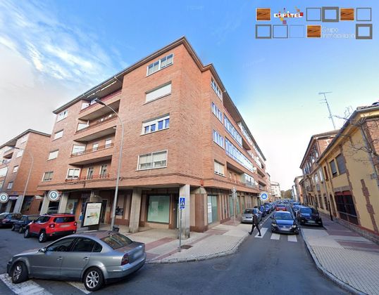 Foto 1 de Pis en venda a calle Virgen de la Soterraña de 4 habitacions amb terrassa i calefacció