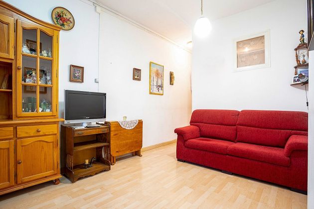 Foto 1 de Venta de piso en Sants de 2 habitaciones y 48 m²