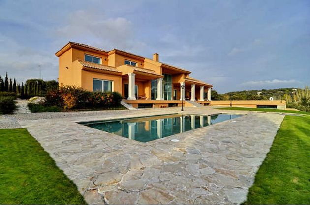 Foto 1 de Xalet en venda a Club de Golf de 6 habitacions amb terrassa i piscina