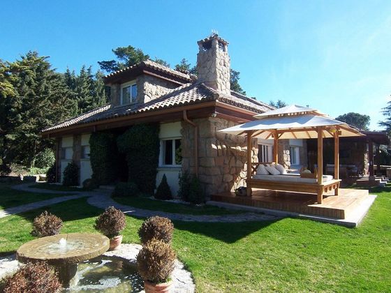 Foto 2 de Xalet en venda a El Gasco de 6 habitacions amb terrassa i piscina