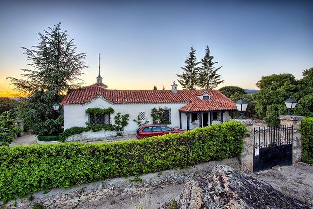 Foto 1 de Casa rural en venta en El Gasco de 8 habitaciones con terraza y piscina