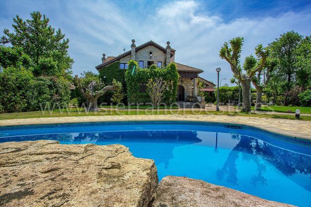 Foto 2 de Chalet en venta en Alpedrete de 5 habitaciones con terraza y piscina