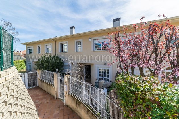 Foto 2 de Casa adossada en venda a Parquelagos - Puente Nuevo de 5 habitacions amb terrassa i piscina