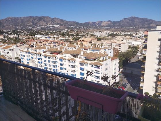 Foto 2 de Pis en venda a Las Lagunas de 3 habitacions amb terrassa i piscina